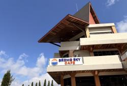 Bromo Sky Cafe dan Ikhtiar Menjadikan Pariwisata sebagai Penggerak Ekonomi Lokal