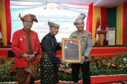 Rekaman Audiovisual Gurindam 12 Antar Kapolda Kepri Raih Penghargaan Sekalung Budi
