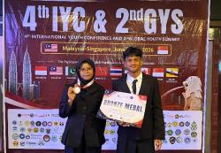 Siswa MAN 2 Batam Raih Bronze Medal di Konferensi Internasional Malaysia-Singapura 2026