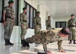 Bukan Sekadar Jenderal, Pangdam Ini Jago Push-up dan Berbalas Pantun