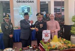 Hari Bhayangkara ke 80 di Polres Grobogan, Upacara, Potong Tumpeng Hingga Penyerahan Hadiah