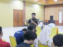 Dekan FISIP Untag Surabaya Bekali Mahasiswa Unigoro Strategi Kepemimpinan di Era Disrupsi