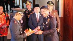 TNI Beri Kejutan Tumpeng untuk Polres Salatiga, Pererat Sinergitas di Hari Bhayangkara ke-80