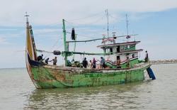KMN Entok Hilang Kontak di Perairan Kangean, 20 Nelayan Asal Lamongan Masih Dicari
