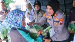 Hari Bhayangkara ke-80, Polres Semarang Bagikan Sembako dan Sayur untuk Warga