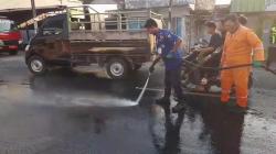 Tumpahan Solar Bikin Jalan Blora-Randublatung Licin, Sejumlah Pengendara Terjatuh