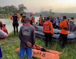 Dua Remaja Pringsewu Hanyut Usai Selamatkan Teman di Way Sekampung
