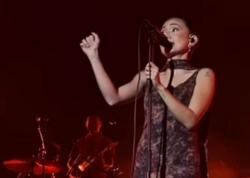 Niki Tampil Emosional di Prambanan Jazz 2026, Penonton Bernyanyi Bersama