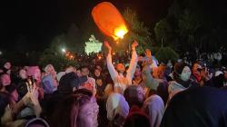 Ribuan Lampion Hiasi Langit Candi Gedongsongo, Wisatawan Seolah Dibawa ke Negeri Dongeng