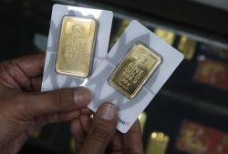 Lebih Sebulan Loyo, Harga Emas Mulai Merangkak Naik