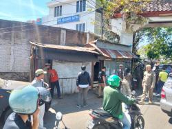 20 Lapak di Kawasan Telkomas Makassar Dibongkar Mandiri, Penataan Kota Berlanjut