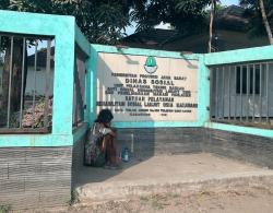 Sempat Viral, Pria Diduga ODGJ yang Terlantar di Depan Panti Sosial Karawang Kabur Saat Dievakuasi
