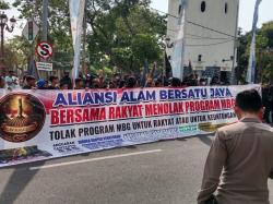 Puluhan Massa Desak Evaluasi Total MBG di Lamongan, Tata Kelola SPPG Disorot