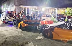 Terbelah Jadi 2, Supercar McLaren Ringsek Tabrak Tiang Listrik di Sukoharjo