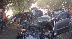 Lalu Lintas Surabaya-Mojokerto Lumpuh Total Usai Bus PO Mira Adu Banteng, Antrean Mengular