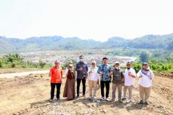 Kunjungi TPA Sarimukti, Pansus XV DPRD Jabar Matangkan Regulasi Pengelolaan Sampah