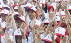 Dukung Tumbuh Kembang Anak, Pemkot Tangerang Terbitkan SE Gerakan Ayah Mengantar Sekolah