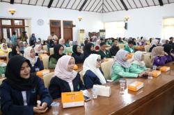 Ratusan Mahasiswa Berkumpul di Gedung Pemkab Bojonegoro, Cerita Mereka soal Beasiswa Jadi Perhatian