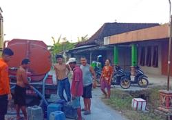 Kekeringan Mulai Melanda Grobogan, BPBD Mulai Droping Air Bersih ke Warga Terdampak