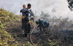 Tim Dalkarhutla kembali Berjibaku Padamkan Kebakaran yang Meluas di Tumbang Nusa, Pulang Pisau