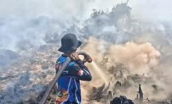 Karhutla Tumbang Nusa Hari ke-11 Terus Meluas, Tim Dalkarhutla Gabungan Terus Berjuang Padamkan Api