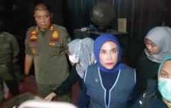 Operasi Pekat Diduga Bocor, Satpol PP Sidoarjo Tetap Amankan Miras dan LC, Mimik: Sikat Habis!