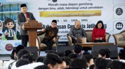 Pacu Semangat Belajar Siswa, 2 Profesor Datangi Sekolah di Hari Pertama Tahun Ajaran 2026/2027