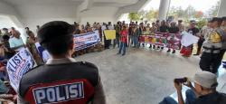 Aliansi Mahasiswa dan Keluarga dr Icha Datangi DPRD TTU, Desak Sidang Kode Etik Digelar Transparan