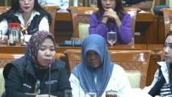 Tangis Ibu Korban Pecah di DPR, Komisi III Janji Kawal Tuntas Kasus Santri Dibakar di Lombok Tengah