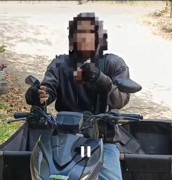 Arogansi Kurir Ekspedisi di Mamuju: Rusak Pintu Rumah Konsumen dan Meludah di Teras