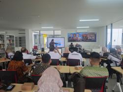 Dua Profesor AS Berbagi Pengalaman Pendidikan Kepemimpinan Interkultural