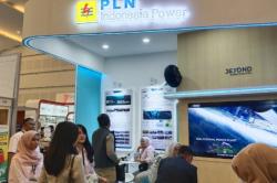 PLN Bakal Bangun 2 PLTS Raksasa di Jatim, Emil Klaim Pasokan Listrik untuk Industri Makin Aman