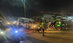 Antrean BBM Mengular di SPBU Kefamenanu, Satlantas Polres TTU Turun Tangan