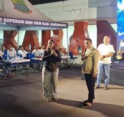 Emak-emak Curhat soal LKS Mahal di Nobar Juara, Bupati Aep: Insyaallah Tahun Depan Gratis