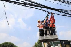 Pemkot Tangerang dan Pemprov Banten Tertibkan Kabel Udara yang Menjuntai di Ciledug