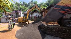 Medan Perbukitan Jadi Tantangan, Satgas TMMD Purworejo Genjot Distribusi Material