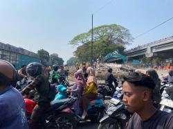 152 Bangunan Liar di Sekitar Stasiun Cikampek Dibongkar, Bakal Disulap Jadi Kawasan Modern