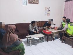 Polisi dan Warga Sigap Evakuasi Pria Diduga Hendak Bunuh Diri ke Rumah Sakit