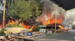 BREAKING NEWS: Api Berkobar di Jalan Mangundang Polewali, Dua Rumah Hangus