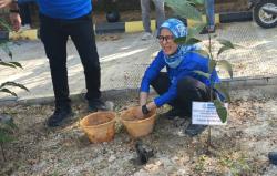 Iti Jayabaya Ajak Warga Cilegon Gotong Royong Lewat Aksi Bersih Lingkungan