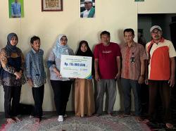Penderes Terjatuh dan Meninggal, Keluarga Terima Santunan dan Beasiswa Rp115 Juta