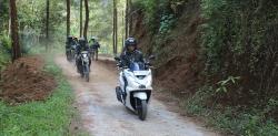 Naik Motor, Begini Aksi Dansatgas Terabas Medan Ekstrem Cek Progres Sasaran Fisik TMMD Watuduwur