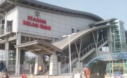 Viral Penumpang KRL Cikarang Ribut Diduga Gegara Pelakor, Diturunkan di Stasiun Bekasi Timur
