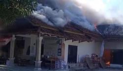 Gudang Air Mineral Ludes Terbakar, Ledakan dari Atap Bikin Panik! Damkar: Diduga Korsleting Listrik