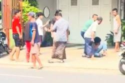 Tepergok Gasak Motor Warga Takziah di Mojokerto, Pemuda Asal Surabaya Babak Belur Diamuk Massa
