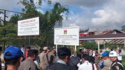Pemko Bukittinggi Amankan Aset Daerah, Lahan di Belakang Fort de Kock Dipasangi Plang