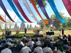 Peringati Hari Anak Nasional, Ratusan Siswa Belajar Budaya di Candi Prambanan