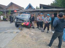 Mobil Dinas Brimob Terserempet KA Bandara di Bantul, Dua Personel Selamat