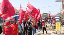 Ratusan Petani Indramayu Long March ke Jakarta, Tuntut Janji Alsintan Kementan