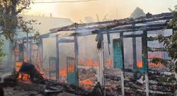 Diduga Korsleting Listrik, Rumah di Permukiman Padat Penduduk di Tuban Ludes Terbakar